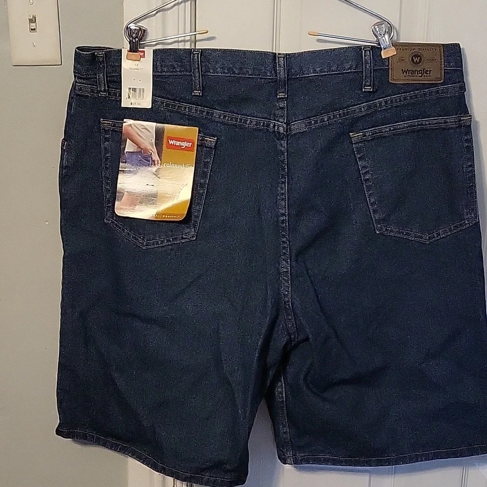 NWT Wrangler Relaxed Fit Denim Jean Shorts